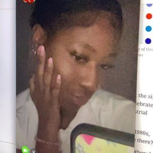 Meet your Posher, Dasia